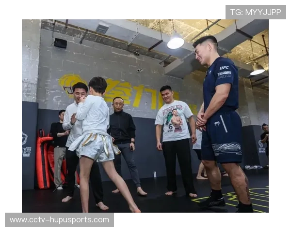 宋亚东与奥马利对决正式官宣，定于UFC324